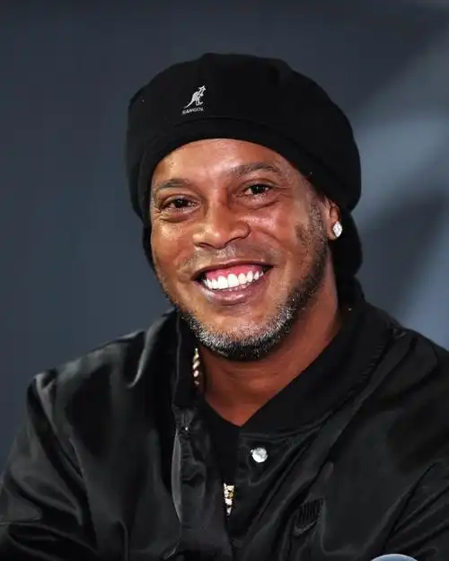 也展现了他 也展现了他