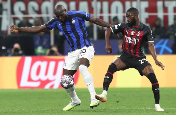 迷们翘首以 迷们翘首以